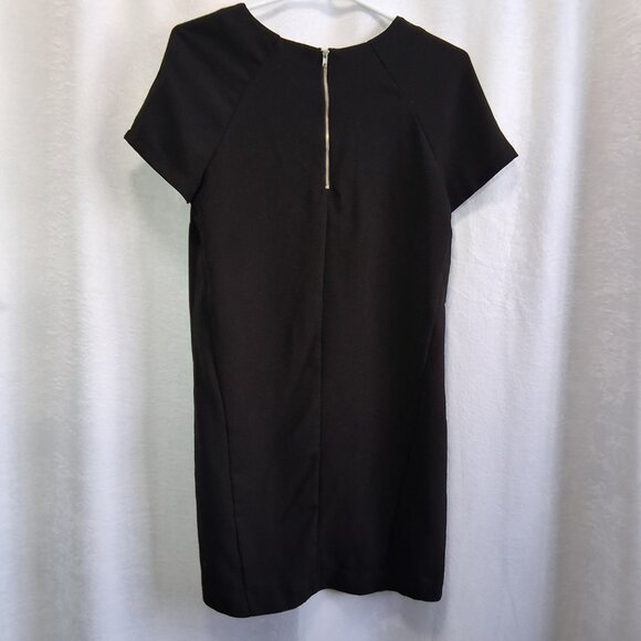 34. Forever 21 Black Short Sleeve Relaxed Fit Classic Black Mini Dress - Picture 2 of 4